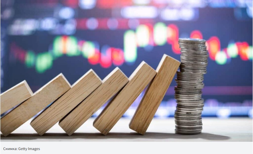 Бизнесът срещу държавата: Как таванът върху надценката ни връща във времената на празните щандове